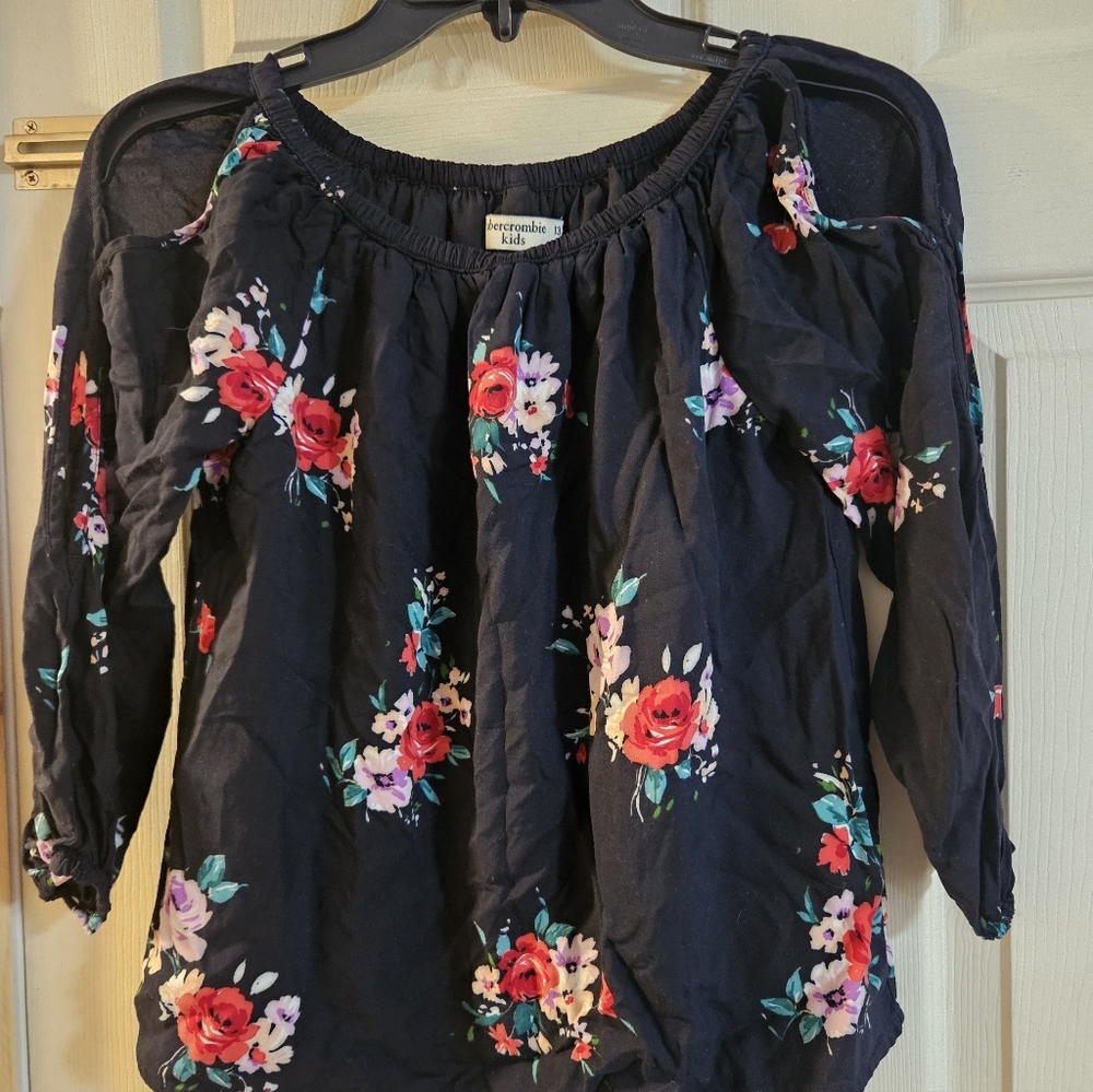 ABERCROMBIE KIDS FLORAL LONG SLEEVE BLOUSE: BLACK: GUC: SIZE 13/14
